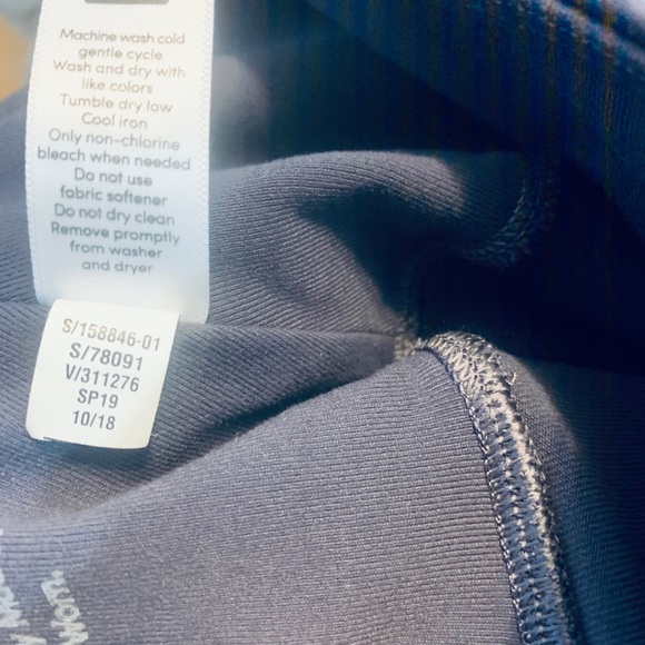 Athleta SP Meditation 2 in 1 Capri - Picture 5 of 7